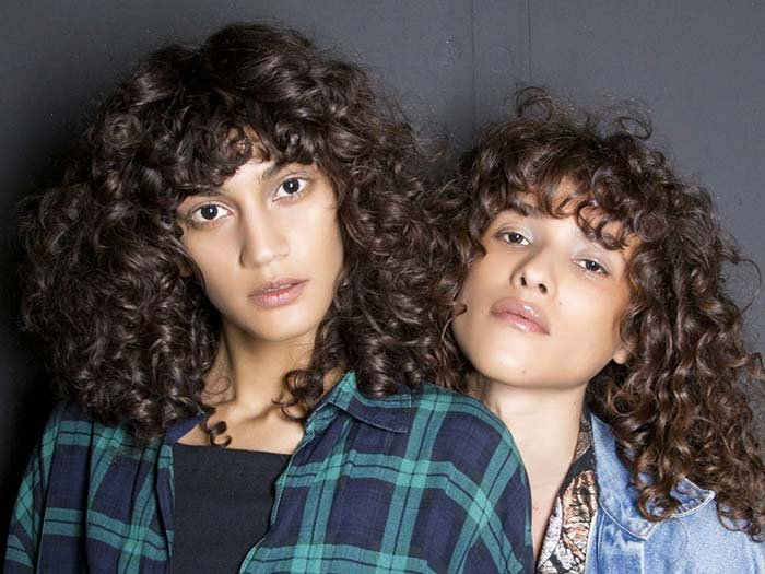 How to Pick Leave-in Conditioner for Curly Hair