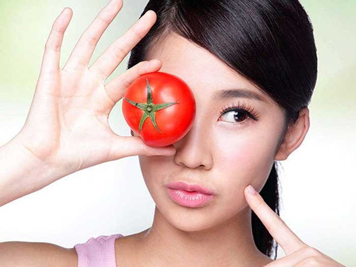 Applying tomato on face is good or bad