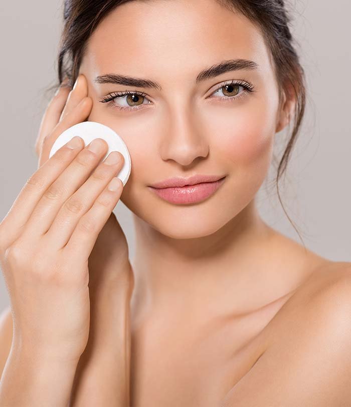 Benefits of Toner on Skin: It refreshes skin